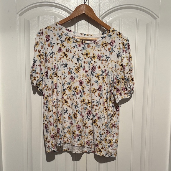 Reitmans Tops - Reitmans White and Yellow Floral Short Sleeve Tee